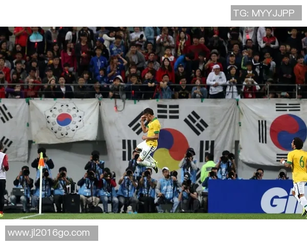 八一队与新疆队的激烈对决引发球迷热议精彩瞬间回顾与战术分析